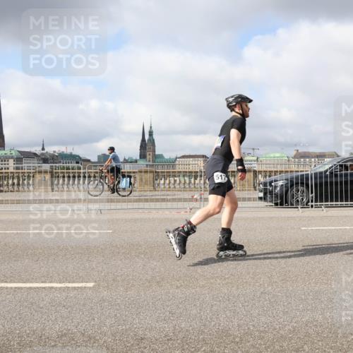 29.06.2025 - hella hamburg halbmarathon Lena Gebhardt http://msf.ph/oto/8315705 29.06.2025 09:07:32 Lombardsbrücke 517 meine-sportfotos.de