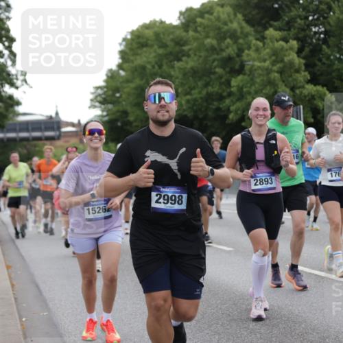 29.06.2025 - hella hamburg halbmarathon Jannik Wohlers http://msf.ph/oto/8315774 29.06.2025 10:38:50 Lombardsbrücke 1760, 1856, 1883, 2092, 2571, 2574, 2843, 2893, 2998, 3275, 3727, 3745, 4410, 4523, 4603, 4659, 4882, 6112, 6342, 6343, 6611, 7341, 7501, 7506, 7524, 7589, 7815, 8203, 8243, 8457, 9393, 9420, 9446, 9974, 9977, 10001, 10072, 10315, 10516, 10696, 10849, 11129, 11201, 11313, 11381, 11382, 11533, 11729, 12090, 12092, 12391, 12410, 12745, 13461, 13519, 13922, 14871, 14956, 15112, 15262, 15536, 15765, 16335, 16382, 16841, 16866, 16869, 16883, 16884, 17313, 17368, 17536 meine-sportfotos.de