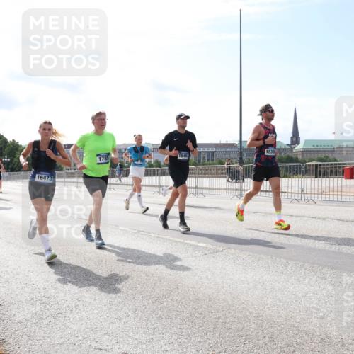 29.06.2025 - hella hamburg halbmarathon Lena Gebhardt http://msf.ph/oto/8315784 29.06.2025 10:12:35 Lombardsbrücke 7014, 16473, 15369, 18493, 1785, 1062, 1249, 1610, 1785, 1790, 1850, 1851, 1939, 2531, 2661, 2891, 2963, 2964, 3182, 3248, 3262, 3746, 4453, 4499, 4554, 5150, 5166, 5176, 5597, 5598, 6207, 6822, 6871, 6966, 7014, 7474, 7907, 8917, 8971, 9253, 9254, 9405, 9705, 10581, 10685, 11025, 11509, 12456, 13566, 13816, 14060, 14313, 14540, 14863, 14868, 14869, 15012, 15369, 16379, 16473, 16826, 16911, 17061, 17994, 18178, 18429, 18493 meine-sportfotos.de