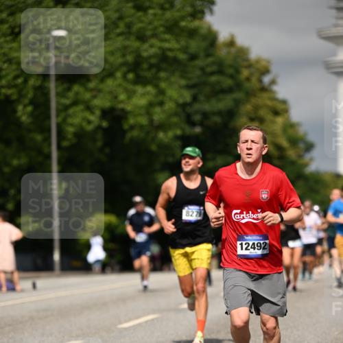 29.06.2025 - hella hamburg halbmarathon Dr. Thomas Lammeyer http://msf.ph/oto/8315793 29.06.2025 10:17:16 Kennedybrücke 1007, 1328, 1859, 2055, 2961, 2987, 3218, 3729, 4554, 4950, 5232, 5597, 5598, 6026, 7346, 7460, 8115, 8279, 8913, 9128, 9527, 10581 meine-sportfotos.de