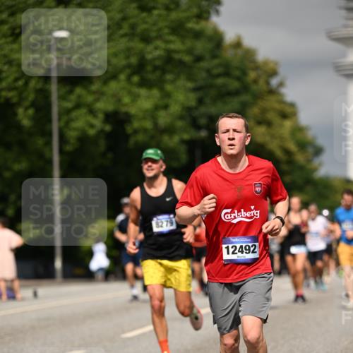 29.06.2025 - hella hamburg halbmarathon Dr. Thomas Lammeyer http://msf.ph/oto/8315855 29.06.2025 10:17:17 Kennedybrücke 1007, 1328, 1859, 2055, 2961, 2987, 3218, 3729, 4554, 4950, 5232, 5597, 5598, 6026, 7346, 7460, 8115, 8279, 8913, 9128, 9527, 10581 meine-sportfotos.de