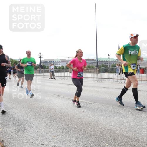 29.06.2025 - hella hamburg halbmarathon Lena Gebhardt http://msf.ph/oto/8315865 29.06.2025 10:22:20 Lombardsbrücke 9519, 1419, 6977, 19154, 1003, 1187, 1294, 1419, 1598, 1963, 2009, 2022, 2063, 2351, 2479, 2514, 2744, 2886, 3050, 3108, 3172, 3430, 3457, 3458, 3511, 3606, 3768, 3910, 3946, 3995, 4046, 4113, 4114, 4131, 4366, 4556, 4559, 4829, 4969, 4970, 5079, 5641, 5798, 5838, 6030, 6048, 6049, 6303, 6307, 6347, 6676, 6820, 6826, 6881, 6899, 6977, 7097, 7162, 7276, 7794, 8355, 8431, 8511, 8855, 8860, 8884, 8931, 8954, 9002, 9062 meine-sportfotos.de