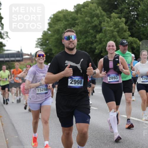 29.06.2025 - hella hamburg halbmarathon Jannik Wohlers http://msf.ph/oto/8315882 29.06.2025 10:38:50 Lombardsbrücke 1760, 1856, 1883, 2092, 2571, 2574, 2843, 2893, 2998, 3275, 3727, 3745, 4410, 4523, 4603, 4659, 4882, 6112, 6342, 6343, 6611, 7341, 7501, 7506, 7524, 7589, 7815, 8203, 8243, 8457, 9393, 9420, 9446, 9974, 9977, 10001, 10072, 10315, 10516, 10696, 10849, 11129, 11201, 11313, 11381, 11382, 11533, 11729, 12090, 12092, 12391, 12410, 12745, 13461, 13519, 13922, 14871, 14956, 15112, 15262, 15536, 15765, 16335, 16382, 16841, 16866, 16869, 16883, 16884, 17313, 17368, 17536 meine-sportfotos.de