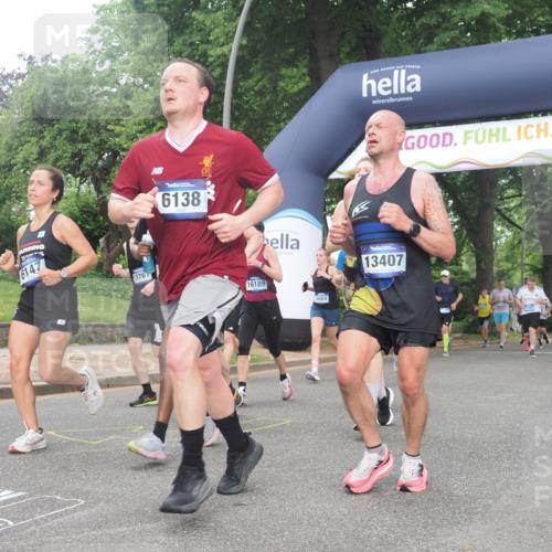 29.06.2025 - hella hamburg halbmarathon KatJ http://msf.ph/oto/8316027 29.06.2025 10:45:19 Zwischen KM18-KM19 1319, 4379, 4708, 4767, 5084, 6138, 6147, 6531, 8744 meine-sportfotos.de