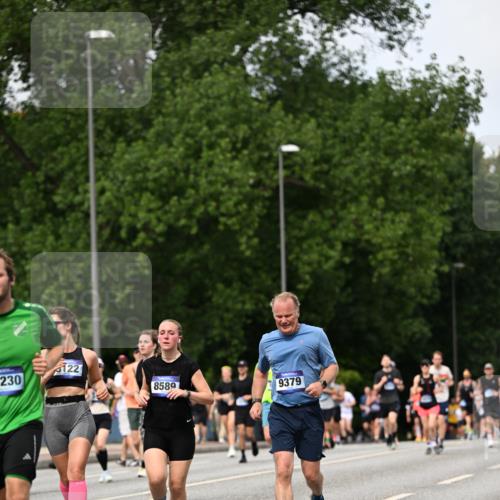 29.06.2025 - hella hamburg halbmarathon Dr. Thomas Lammeyer http://msf.ph/oto/8316058 29.06.2025 10:38:45 Kennedybrücke 2355, 2376, 2510, 2511, 2751, 2801, 3145, 3420, 3829, 4479, 4540, 4942, 5453, 5609, 6105, 6171, 6310, 6329, 6727, 6843, 7299, 7644, 8021, 8589, 8965, 9379, 9448, 9514, 10674, 11122, 11245 meine-sportfotos.de