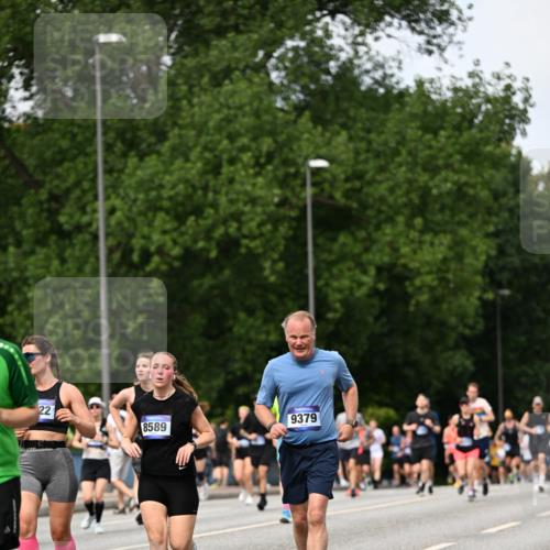 29.06.2025 - hella hamburg halbmarathon Dr. Thomas Lammeyer http://msf.ph/oto/8316075 29.06.2025 10:38:46 Kennedybrücke 2355, 2376, 2510, 2511, 2751, 2801, 3145, 3420, 3829, 4479, 4540, 4942, 5453, 5609, 6105, 6171, 6310, 6329, 6727, 6843, 7299, 7644, 8021, 8589, 8965, 9379, 9448, 9514, 10674, 11122, 11245 meine-sportfotos.de