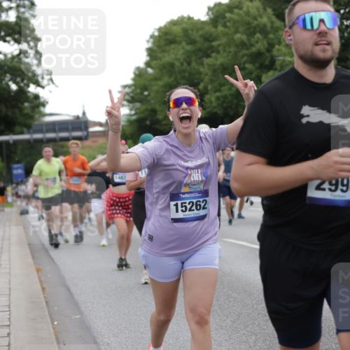 29.06.2025 - hella hamburg halbmarathon Jannik Wohlers http://msf.ph/oto/8316121 29.06.2025 10:38:51 Lombardsbrücke 1760, 1856, 1883, 2092, 2571, 2574, 2843, 2893, 2998, 3275, 3353, 3727, 4410, 4523, 4603, 4659, 4855, 4882, 6112, 6342, 6343, 6611, 7341, 7501, 7506, 7524, 7589, 7815, 8203, 8243, 8457, 9393, 9420, 9446, 9974, 9977, 10001, 10315, 10516, 10696, 10849, 11129, 11201, 11313, 11381, 11382, 11533, 11729, 12090, 12092, 12391, 12410, 12745, 13461, 13519, 14299, 14871, 14956, 15112, 15262, 15536, 15765, 16335, 16382, 16841, 16866, 16869, 16883, 16884, 17313, 17368, 17536 meine-sportfotos.de