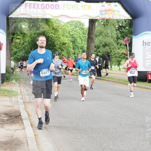 29.06.2025 - hella hamburg halbmarathon MichiJ http://msf.ph/oto/8316183 29.06.2025 10:36:36 Zwischen KM18-KM19 1320, 3947, 4933, 5447, 5705, 8302, 9126, 9638, 9661, 9924, 9965, 10053, 10750, 12035, 12840, 14257, 15981, 16000, 17127, 17753, 18350, 18598 meine-sportfotos.de