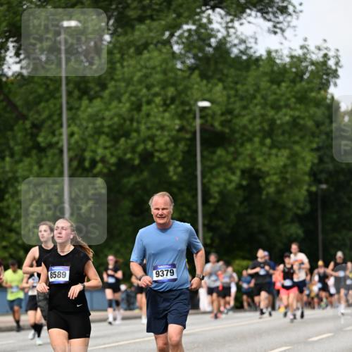 29.06.2025 - hella hamburg halbmarathon Dr. Thomas Lammeyer http://msf.ph/oto/8316200 29.06.2025 10:38:46 Kennedybrücke 2355, 2376, 2510, 2511, 2751, 2801, 3145, 3420, 3829, 4479, 4540, 4942, 5453, 5609, 6105, 6171, 6310, 6329, 6727, 6843, 7299, 7644, 8021, 8589, 8965, 9379, 9448, 9514, 10674, 11122, 11245 meine-sportfotos.de
