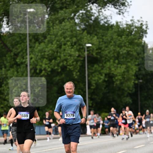 29.06.2025 - hella hamburg halbmarathon Dr. Thomas Lammeyer http://msf.ph/oto/8316218 29.06.2025 10:38:46 Kennedybrücke 2355, 2376, 2510, 2511, 2751, 2801, 3145, 3420, 3829, 4479, 4540, 4942, 5453, 5609, 6105, 6171, 6310, 6329, 6727, 6843, 7299, 7644, 8021, 8589, 8965, 9379, 9448, 9514, 10674, 11122, 11245 meine-sportfotos.de