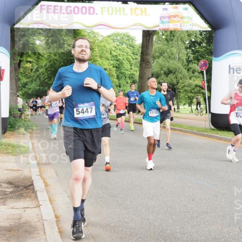 29.06.2025 - hella hamburg halbmarathon MichiJ http://msf.ph/oto/8316221 29.06.2025 10:36:36 Zwischen KM18-KM19 1320, 3947, 4933, 5447, 5705, 8302, 9126, 9638, 9661, 9924, 9965, 10053, 10750, 12035, 12840, 14257, 15981, 16000, 17127, 17753, 18350, 18598 meine-sportfotos.de