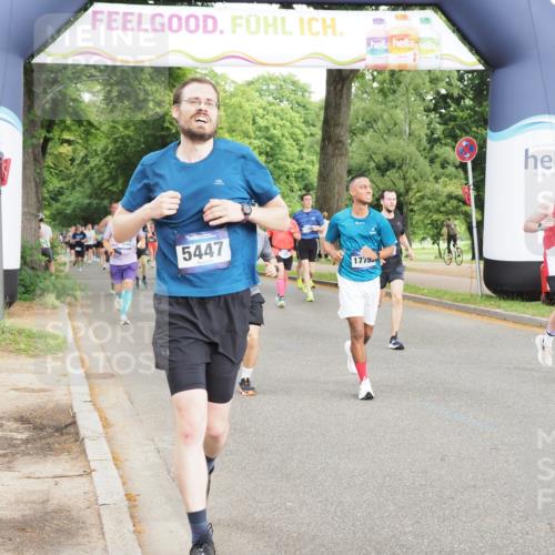 29.06.2025 - hella hamburg halbmarathon MichiJ http://msf.ph/oto/8316273 29.06.2025 10:36:37 Zwischen KM18-KM19 1320, 3947, 4933, 5447, 5705, 8302, 9126, 9638, 9661, 9924, 9965, 10053, 10750, 12035, 12840, 14257, 15981, 16000, 17753, 18350 meine-sportfotos.de