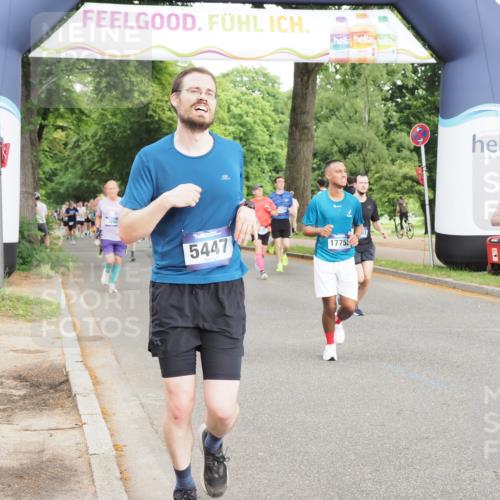 29.06.2025 - hella hamburg halbmarathon MichiJ http://msf.ph/oto/8316293 29.06.2025 10:36:37 Zwischen KM18-KM19 1320, 3947, 4933, 5447, 5705, 8302, 9126, 9638, 9661, 9924, 9965, 10053, 10750, 12035, 12840, 14257, 15981, 16000, 17753, 18350 meine-sportfotos.de