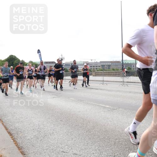 29.06.2025 - hella hamburg halbmarathon Lena Gebhardt http://msf.ph/oto/8316308 29.06.2025 10:22:23 Lombardsbrücke 14903, 11440, 14901, 4113, 436, 1003, 1187, 1294, 1419, 1598, 1963, 2009, 2022, 2063, 2294, 2351, 2479, 2514, 2744, 2886, 3050, 3108, 3172, 3430, 3457, 3458, 3511, 3601, 3606, 3768, 3910, 3946, 4046, 4113, 4114, 4131, 4366, 4556, 4559, 4829, 4969, 4970, 5079, 5343, 5641, 5798, 5838, 6030, 6048, 6049, 6303, 6307, 6347, 6676, 6820, 6826, 6881, 6899, 6977, 7097, 7162, 7188, 7190, 7276, 7529, 7794, 8355, 8431, 8511, 8855, 8860, 8884, 8931, 8954, 9002, 9256 meine-sportfotos.de