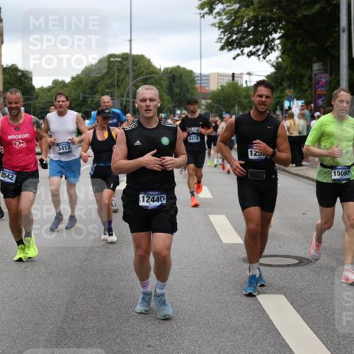 29.06.2025 - hella hamburg halbmarathon Yannick Fuchs http://msf.ph/oto/8316377 29.06.2025 10:50:47 20KM 1485, 1583, 1955, 2034, 2676, 3413, 3435, 3836, 4167, 4940, 5033, 5418, 5492, 6272, 6399, 6416, 6835, 7716, 8393, 8542, 8652, 8669, 8825, 9488, 9727, 9820, 9907, 9934, 10133, 10212, 11043, 11083, 11212, 11590, 11612, 12014, 12348, 12440, 12523, 12712, 13394, 13666, 13750, 13863, 14139, 14369, 14408, 14678, 15097, 15145, 15431, 15695, 15712, 15726, 16113, 16257, 16261, 16470, 16634, 17160, 17617, 17779, 17828, 18208, 18652, 18719, 18899, 19091, 19184 meine-sportfotos.de