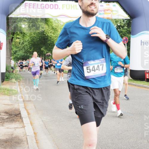29.06.2025 - hella hamburg halbmarathon MichiJ http://msf.ph/oto/8316388 29.06.2025 10:36:37 Zwischen KM18-KM19 1320, 3947, 4933, 5447, 5705, 8302, 9126, 9638, 9661, 9924, 9965, 10053, 10750, 12035, 12840, 14257, 15981, 16000, 17753, 18350 meine-sportfotos.de