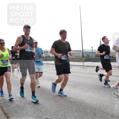 29.06.2025 - hella hamburg halbmarathon Lena Gebhardt http://msf.ph/oto/8316389 29.06.2025 10:37:26 Lombardsbrücke 2016, 8811, 10798, 17794, 4097, 1198, 1819, 1491, 1022, 1276, 1337, 1339, 1488, 1490, 1597, 1819, 2016, 2031, 2072, 2104, 2199, 2272, 2480, 2486, 2640, 2853, 3127, 3230, 3633, 3714, 4097, 4347, 4733, 5146, 5171, 5186, 5224, 5538, 5560, 5640, 5786, 5790, 5875, 5940, 6172, 6243, 6584, 6804, 6821, 6955, 7085, 7124, 7202, 7235, 7350, 7544, 7707, 7777, 7823, 8007, 8257, 8258, 8315, 8758, 8811, 8843, 9054, 9055, 9524, 10506, 12123, 12254, 12472, 12824, 16680, 17798 meine-sportfotos.de