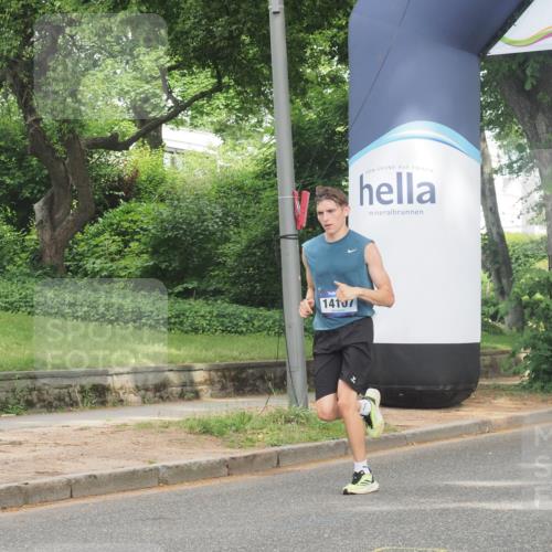 29.06.2025 - hella hamburg halbmarathon KatJ http://msf.ph/oto/8316415 29.06.2025 10:15:49 Zwischen KM18-KM19 2483, 4338, 8376 meine-sportfotos.de