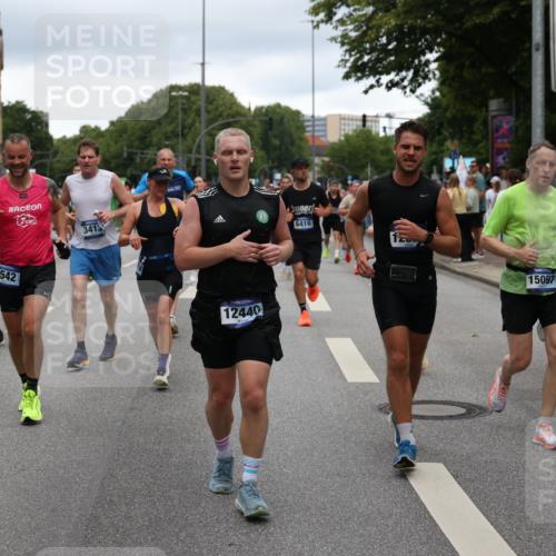 29.06.2025 - hella hamburg halbmarathon Yannick Fuchs http://msf.ph/oto/8316418 29.06.2025 10:50:47 20KM 1485, 1583, 1955, 2034, 2676, 3413, 3435, 3836, 4167, 4940, 5033, 5418, 5492, 6272, 6399, 6416, 6835, 7716, 8393, 8542, 8652, 8669, 8825, 9488, 9727, 9820, 9907, 9934, 10133, 10212, 11043, 11083, 11212, 11590, 11612, 12014, 12348, 12440, 12523, 12712, 13394, 13666, 13750, 13863, 14139, 14369, 14408, 14678, 15097, 15145, 15431, 15695, 15712, 15726, 16113, 16257, 16261, 16470, 16634, 17160, 17617, 17779, 17828, 18208, 18652, 18719, 18899, 19091, 19184 meine-sportfotos.de