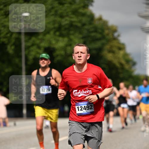 29.06.2025 - hella hamburg halbmarathon Dr. Thomas Lammeyer http://msf.ph/oto/8316528 29.06.2025 10:17:17 Kennedybrücke 1007, 1328, 1859, 2055, 2961, 2987, 3218, 3729, 4554, 4950, 5232, 5597, 5598, 6026, 7346, 7460, 8115, 8279, 8913, 9128, 9527, 10581 meine-sportfotos.de