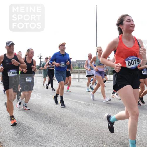 29.06.2025 - hella hamburg halbmarathon Lena Gebhardt http://msf.ph/oto/8316539 29.06.2025 10:22:26 Lombardsbrücke 15661, 241, 3910, 4137, 11440, 4970, 6030, 6820, 6303, 5, 5079, 144, 1003, 1187, 1294, 1419, 1598, 1963, 2009, 2022, 2063, 2294, 2351, 2479, 2514, 2744, 2886, 3050, 3108, 3172, 3430, 3457, 3458, 3511, 3600, 3601, 3768, 3910, 3946, 4113, 4114, 4131, 4366, 4556, 4559, 4829, 4969, 4970, 5079, 5223, 5343, 5798, 5838, 6030, 6048, 6049, 6303, 6307, 6347, 6820, 6826, 6881, 6899, 6977, 7097, 7188, 7190, 7276, 7529, 7794, 7925, 8355, 8431, 8511, 8855, 8860, 8884, 8931, 8954, 9256 meine-sportfotos.de