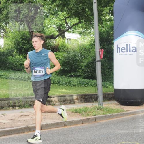 29.06.2025 - hella hamburg halbmarathon KatJ http://msf.ph/oto/8316605 29.06.2025 10:15:50 Zwischen KM18-KM19 2483, 8376 meine-sportfotos.de