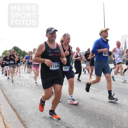 29.06.2025 - hella hamburg halbmarathon Lena Gebhardt http://msf.ph/oto/8316613 29.06.2025 10:22:27 Lombardsbrücke 15661, 1024, 3910, 11440, 4970, 6030, 6303, 14314, 5838, 1003, 1187, 1419, 1598, 1963, 2009, 2022, 2063, 2294, 2351, 2479, 2514, 2744, 2886, 3050, 3108, 3172, 3430, 3457, 3458, 3511, 3600, 3601, 3768, 3910, 3946, 4113, 4114, 4131, 4366, 4556, 4559, 4829, 4969, 4970, 5079, 5223, 5343, 5798, 5838, 6030, 6048, 6049, 6303, 6307, 6347, 6820, 6826, 6881, 6899, 6977, 7097, 7188, 7190, 7276, 7529, 7794, 7925, 8355, 8431, 8511, 8855, 8860, 8884, 8931, 8954, 9256 meine-sportfotos.de