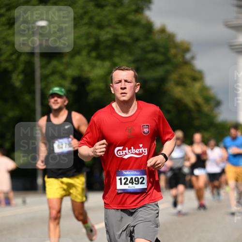 29.06.2025 - hella hamburg halbmarathon Dr. Thomas Lammeyer http://msf.ph/oto/8316614 29.06.2025 10:17:17 Kennedybrücke 1007, 1328, 1859, 2055, 2961, 2987, 3218, 3729, 4554, 4950, 5232, 5597, 5598, 6026, 7346, 7460, 8115, 8279, 8913, 9128, 9527, 10581 meine-sportfotos.de