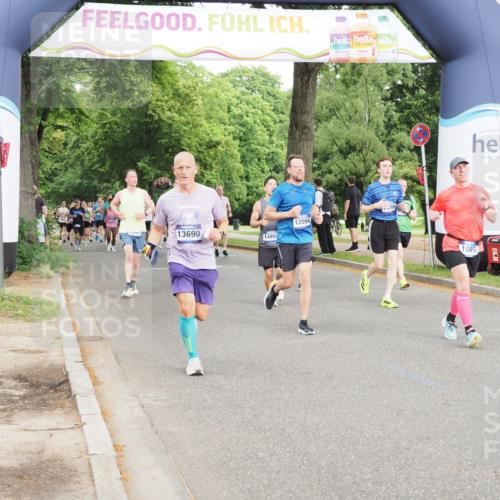 29.06.2025 - hella hamburg halbmarathon MichiJ http://msf.ph/oto/8316617 29.06.2025 10:36:39 Zwischen KM18-KM19 1086, 1320, 1342, 3947, 4933, 5447, 8302, 9661, 9924, 9965, 10750, 12035, 12094, 12840, 13269, 13690, 14257, 14990, 15981, 16000, 17753, 18058, 18350 meine-sportfotos.de