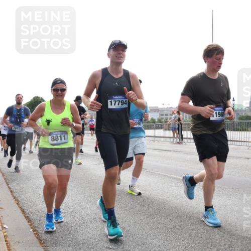 29.06.2025 - hella hamburg halbmarathon Lena Gebhardt http://msf.ph/oto/8316621 29.06.2025 10:37:27 Lombardsbrücke 133, 2016, 8811, 17794, 997, 1980, 1022, 1276, 1337, 1339, 1475, 1488, 1490, 1597, 1819, 2016, 2031, 2072, 2104, 2199, 2272, 2480, 2486, 2640, 2853, 3127, 3230, 3633, 3714, 4097, 4347, 4733, 5146, 5171, 5186, 5224, 5538, 5560, 5640, 5786, 5790, 5875, 5940, 6172, 6243, 6584, 6804, 6821, 6955, 7085, 7124, 7202, 7235, 7350, 7544, 7707, 7777, 7823, 8007, 8257, 8258, 8315, 8758, 8811, 8843, 9054, 9055, 9524, 10506, 12123, 12254, 12472, 12824, 16680, 17798 meine-sportfotos.de