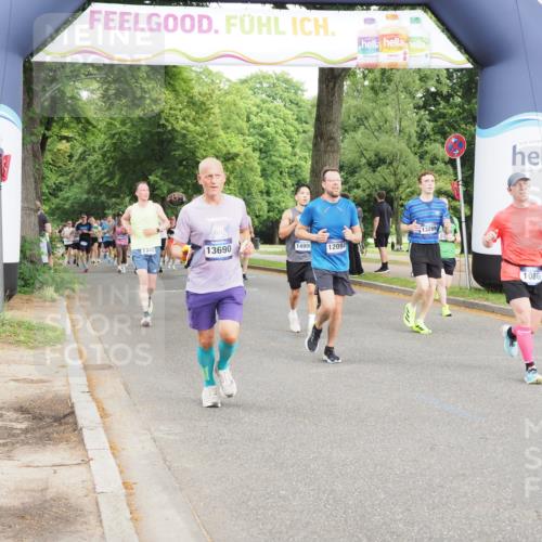 29.06.2025 - hella hamburg halbmarathon MichiJ http://msf.ph/oto/8316626 29.06.2025 10:36:39 Zwischen KM18-KM19 1086, 1320, 1342, 3947, 4933, 5447, 8302, 9661, 9924, 9965, 10750, 12035, 12094, 12840, 13269, 13690, 14257, 14990, 15981, 16000, 17753, 18058, 18350 meine-sportfotos.de