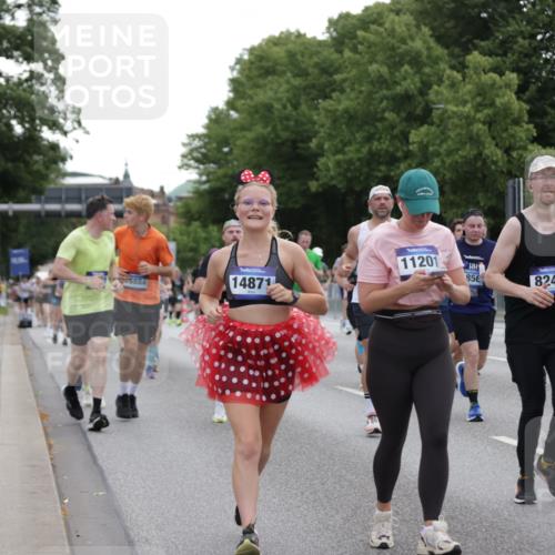 29.06.2025 - hella hamburg halbmarathon Jannik Wohlers http://msf.ph/oto/8316685 29.06.2025 10:38:53 Lombardsbrücke 1760, 1856, 1883, 2092, 2571, 2574, 2843, 2893, 2998, 3275, 3353, 3727, 4523, 4603, 4659, 4855, 4882, 6342, 6343, 6611, 6748, 7341, 7501, 7506, 7524, 7589, 7684, 7815, 8203, 8243, 8457, 9393, 9420, 9446, 10001, 10315, 10512, 10516, 10696, 10849, 10888, 11129, 11201, 11313, 11381, 11382, 11533, 11729, 12090, 12092, 12391, 12410, 12745, 13461, 13519, 14114, 14299, 14871, 14956, 15112, 15262, 15536, 15765, 16382, 16841, 16866, 16869, 16883, 16884, 17313, 17368, 17536 meine-sportfotos.de