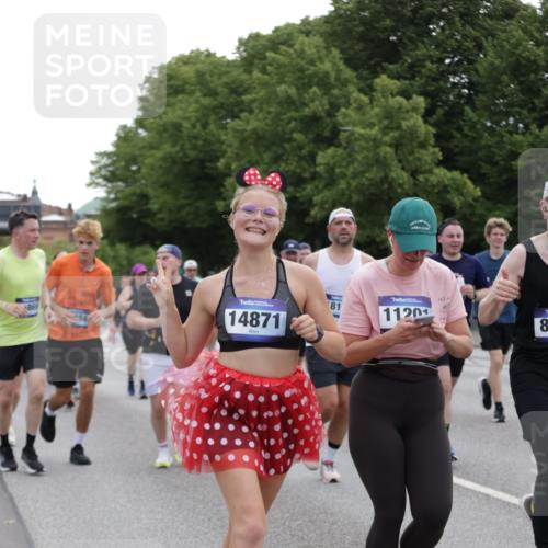 29.06.2025 - hella hamburg halbmarathon Jannik Wohlers http://msf.ph/oto/8316721 29.06.2025 10:38:54 Lombardsbrücke 1760, 1856, 1883, 2092, 2571, 2574, 2843, 2893, 2998, 3275, 3353, 3727, 4523, 4603, 4659, 4855, 4882, 6342, 6343, 6611, 6748, 7341, 7501, 7506, 7524, 7589, 7684, 7815, 8203, 8243, 8457, 9393, 9420, 9446, 10001, 10315, 10512, 10516, 10696, 10849, 10888, 11129, 11201, 11313, 11381, 11382, 11533, 11729, 12090, 12092, 12217, 12391, 12745, 13461, 13519, 14114, 14299, 14871, 14956, 15112, 15262, 15433, 15536, 15765, 16382, 16866, 16869, 16883, 16884, 17313, 17368, 17536 meine-sportfotos.de
