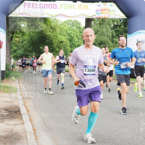 29.06.2025 - hella hamburg halbmarathon MichiJ http://msf.ph/oto/8316755 29.06.2025 10:36:40 Zwischen KM18-KM19 1086, 1320, 1342, 3947, 4933, 5447, 9661, 9723, 9924, 10750, 12094, 13269, 13690, 14257, 14990, 15981, 16000, 17173, 17753, 18058 meine-sportfotos.de