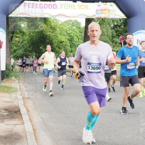 29.06.2025 - hella hamburg halbmarathon MichiJ http://msf.ph/oto/8316788 29.06.2025 10:36:40 Zwischen KM18-KM19 1086, 1320, 1342, 3947, 4933, 5447, 9661, 9723, 9924, 10750, 12094, 13269, 13690, 14257, 14990, 15981, 16000, 17173, 17753, 18058 meine-sportfotos.de