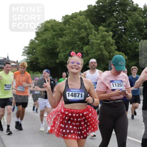 29.06.2025 - hella hamburg halbmarathon Jannik Wohlers http://msf.ph/oto/8316793 29.06.2025 10:38:54 Lombardsbrücke 1760, 1856, 1883, 2092, 2571, 2574, 2843, 2893, 2998, 3275, 3353, 3727, 4523, 4603, 4659, 4855, 4882, 6342, 6343, 6611, 6748, 7341, 7501, 7506, 7524, 7589, 7684, 7815, 8203, 8243, 8457, 9393, 9420, 9446, 10001, 10315, 10512, 10516, 10696, 10849, 10888, 11129, 11201, 11313, 11381, 11382, 11533, 11729, 12090, 12092, 12217, 12391, 12745, 13461, 13519, 14114, 14299, 14871, 14956, 15112, 15262, 15433, 15536, 15765, 16382, 16866, 16869, 16883, 16884, 17313, 17368, 17536 meine-sportfotos.de