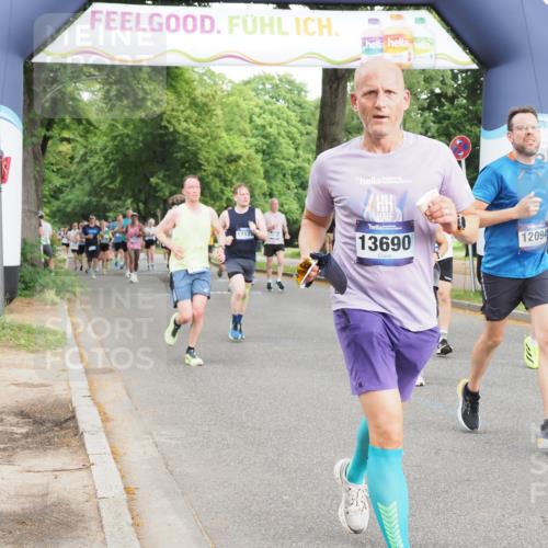 29.06.2025 - hella hamburg halbmarathon MichiJ http://msf.ph/oto/8316844 29.06.2025 10:36:41 Zwischen KM18-KM19 1086, 1342, 3947, 5447, 9661, 9723, 9924, 12094, 13269, 13690, 14257, 14990, 15981, 17173, 17753, 18058 meine-sportfotos.de