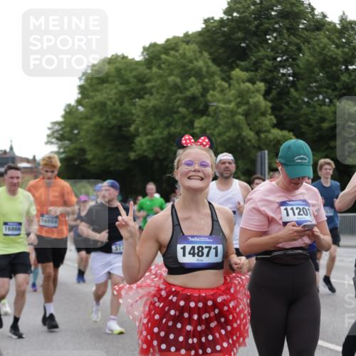 29.06.2025 - hella hamburg halbmarathon Jannik Wohlers http://msf.ph/oto/8316884 29.06.2025 10:38:54 Lombardsbrücke 1760, 1856, 1883, 2092, 2571, 2574, 2843, 2893, 2998, 3275, 3353, 3727, 4523, 4603, 4659, 4855, 4882, 6342, 6343, 6611, 6748, 7341, 7501, 7506, 7524, 7589, 7684, 7815, 8203, 8243, 8457, 9393, 9420, 9446, 10001, 10315, 10512, 10516, 10696, 10849, 10888, 11129, 11201, 11313, 11381, 11382, 11533, 11729, 12090, 12092, 12217, 12391, 12745, 13461, 13519, 14114, 14299, 14871, 14956, 15112, 15262, 15433, 15536, 15765, 16382, 16866, 16869, 16883, 16884, 17313, 17368, 17536 meine-sportfotos.de