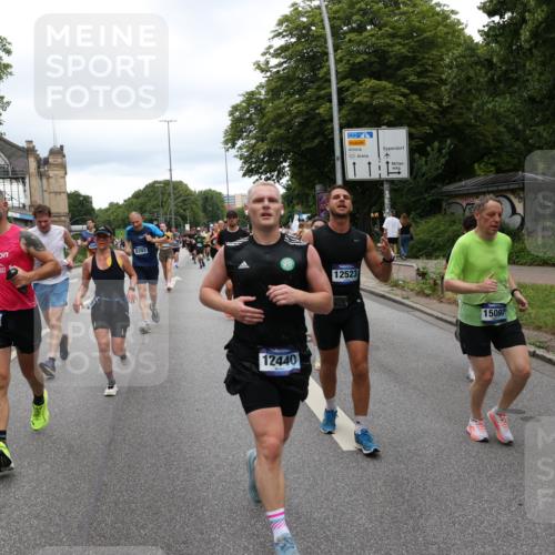 29.06.2025 - hella hamburg halbmarathon Yannick Fuchs http://msf.ph/oto/8316947 29.06.2025 10:50:48 20KM 1485, 1583, 1955, 2034, 2417, 2676, 3413, 3435, 3836, 4167, 4940, 5033, 5418, 5492, 6272, 6399, 6416, 6835, 7716, 8393, 8542, 8652, 8669, 8825, 9488, 9577, 9727, 9820, 9907, 9934, 10133, 10212, 11043, 11083, 11212, 11590, 11612, 12014, 12348, 12440, 12523, 12712, 13394, 13666, 13750, 13863, 14139, 14369, 14678, 15097, 15145, 15431, 15695, 15712, 15726, 16113, 16257, 16261, 16470, 16634, 17160, 17617, 17779, 17828, 18208, 18652, 18719, 19091, 19184 meine-sportfotos.de