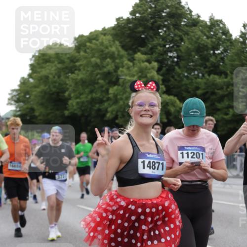 29.06.2025 - hella hamburg halbmarathon Jannik Wohlers http://msf.ph/oto/8316953 29.06.2025 10:38:54 Lombardsbrücke 1760, 1856, 1883, 2092, 2571, 2574, 2843, 2893, 2998, 3275, 3353, 3727, 4523, 4603, 4659, 4855, 4882, 6342, 6343, 6611, 6748, 7341, 7501, 7506, 7524, 7589, 7684, 7815, 8203, 8243, 8457, 9393, 9420, 9446, 10001, 10315, 10512, 10516, 10696, 10849, 10888, 11129, 11201, 11313, 11381, 11382, 11533, 11729, 12090, 12092, 12217, 12391, 12745, 13461, 13519, 14114, 14299, 14871, 14956, 15112, 15262, 15433, 15536, 15765, 16382, 16866, 16869, 16883, 16884, 17313, 17368, 17536 meine-sportfotos.de