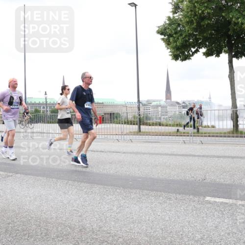 29.06.2025 - hella hamburg halbmarathon Lena Gebhardt http://msf.ph/oto/8316958 29.06.2025 10:56:58 Lombardsbrücke 10138, 5944, 15822, 1047, 1207, 2143, 2307, 2370, 2871, 2887, 2932, 2991, 3348, 3387, 3418, 3438, 3470, 3485, 3516, 3517, 3520, 3614, 3675, 3676, 3723, 3851, 4094, 4118, 4241, 4485, 4568, 4569, 4611, 4773, 4998, 5057, 5237, 5438, 5589, 5639, 5911, 5944, 6053, 6284, 6348, 6349, 6832, 6981, 7307, 7381, 7416, 7417, 7592, 7787, 7964, 8039, 8108, 8150, 8197, 8224, 8546, 8606, 8679, 8939, 8943, 9172, 9210, 9298, 9299, 9910, 10555, 10569, 10571 meine-sportfotos.de