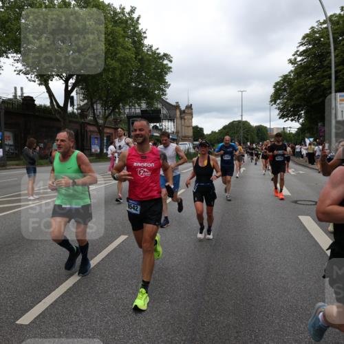29.06.2025 - hella hamburg halbmarathon Yannick Fuchs http://msf.ph/oto/8316998 29.06.2025 10:50:49 20KM 1485, 1583, 1955, 2034, 2282, 2417, 2676, 3413, 3435, 3836, 4167, 4940, 5033, 5418, 5492, 6272, 6399, 6416, 6835, 7716, 8393, 8542, 8652, 8669, 8825, 9488, 9577, 9727, 9820, 9907, 9934, 10133, 10212, 11043, 11083, 11212, 11590, 11612, 12014, 12348, 12440, 12523, 13394, 13666, 13750, 13863, 14139, 14369, 14678, 15097, 15145, 15431, 15695, 15712, 15726, 16113, 16257, 16261, 16470, 16634, 16830, 16909, 17160, 17617, 17779, 17828, 18208, 18652, 18719, 19091, 19184 meine-sportfotos.de
