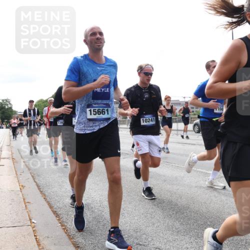 29.06.2025 - hella hamburg halbmarathon Lena Gebhardt http://msf.ph/oto/8317026 29.06.2025 10:22:29 Lombardsbrücke 7291, 142, 138, 15661, 10241, 15114, 1046, 3910, 1003, 1187, 1419, 1598, 1963, 2009, 2022, 2063, 2294, 2351, 2479, 2514, 2744, 2886, 3003, 3050, 3108, 3172, 3430, 3457, 3458, 3511, 3600, 3601, 3768, 3910, 3946, 4113, 4114, 4131, 4366, 4556, 4559, 4829, 4969, 4970, 5079, 5223, 5343, 5798, 5838, 6030, 6048, 6049, 6303, 6307, 6347, 6820, 6826, 6881, 6899, 6977, 7097, 7188, 7190, 7276, 7529, 7794, 7925, 8355, 8431, 8511, 8855, 8860, 8884, 8931, 8954, 9256, 10826, 14801 meine-sportfotos.de