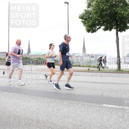 29.06.2025 - hella hamburg halbmarathon Lena Gebhardt http://msf.ph/oto/8317042 29.06.2025 10:56:59 Lombardsbrücke 10138, 13671, 1582, 1207, 2143, 2307, 2370, 2871, 2887, 2932, 2991, 3348, 3387, 3418, 3438, 3470, 3485, 3516, 3517, 3520, 3614, 3723, 3851, 4094, 4118, 4241, 4485, 4568, 4569, 4611, 4773, 4998, 5057, 5237, 5316, 5438, 5589, 5639, 5911, 5944, 6053, 6284, 6348, 6349, 6832, 6981, 7307, 7381, 7416, 7417, 7592, 7787, 7964, 8039, 8108, 8150, 8197, 8224, 8546, 8606, 8679, 8939, 8943, 9110, 9172, 9210, 9298, 9299, 9910, 10555, 10569, 10571 meine-sportfotos.de