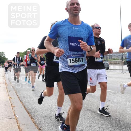 29.06.2025 - hella hamburg halbmarathon Lena Gebhardt http://msf.ph/oto/8317075 29.06.2025 10:22:30 Lombardsbrücke 39, 7291, 1424, 18611, 13820, 15661, 241, 11046, 1003, 1187, 1419, 1598, 1963, 2009, 2022, 2063, 2294, 2351, 2479, 2514, 2744, 2766, 2886, 3003, 3050, 3108, 3172, 3430, 3457, 3458, 3511, 3600, 3601, 3768, 3910, 3946, 4113, 4114, 4131, 4366, 4556, 4559, 4829, 4969, 4970, 5079, 5223, 5343, 5798, 5838, 6030, 6048, 6049, 6303, 6307, 6347, 6820, 6826, 6881, 6899, 6977, 7097, 7188, 7190, 7276, 7529, 7794, 7925, 8355, 8431, 8511, 8855, 8860, 8884, 8931, 8954, 9256, 10826, 14801 meine-sportfotos.de