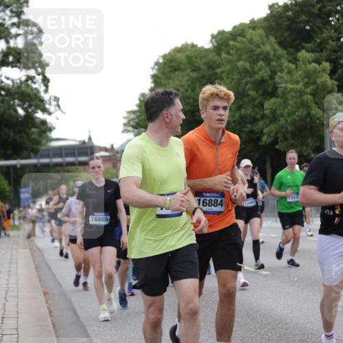 29.06.2025 - hella hamburg halbmarathon Jannik Wohlers http://msf.ph/oto/8317092 29.06.2025 10:38:56 Lombardsbrücke 1760, 1856, 1883, 2092, 2571, 2574, 2843, 2893, 2998, 3275, 3353, 3727, 4523, 4603, 4659, 4855, 4882, 6321, 6342, 6343, 6748, 7341, 7501, 7506, 7524, 7684, 7815, 8203, 8243, 9393, 9420, 9446, 10001, 10315, 10512, 10516, 10849, 10888, 11129, 11201, 11313, 11381, 11382, 11533, 11729, 12090, 12217, 12391, 12745, 13178, 13461, 13519, 14114, 14299, 14871, 14956, 15112, 15262, 15433, 15536, 15765, 16382, 16866, 16869, 16884, 17368, 17536 meine-sportfotos.de