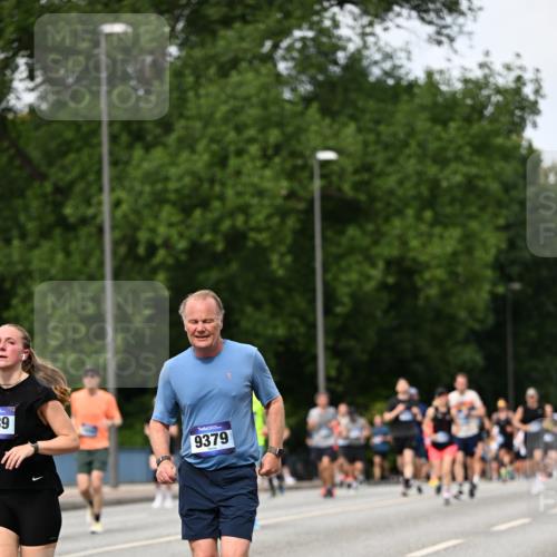 29.06.2025 - hella hamburg halbmarathon Dr. Thomas Lammeyer http://msf.ph/oto/8317150 29.06.2025 10:38:47 Kennedybrücke 2355, 2376, 2510, 2751, 2801, 3145, 3420, 3829, 4479, 4540, 4942, 5453, 5609, 6105, 6171, 6310, 6329, 6843, 7299, 7644, 8021, 8589, 8965, 9379, 9448, 9514, 10674, 11122, 11245 meine-sportfotos.de