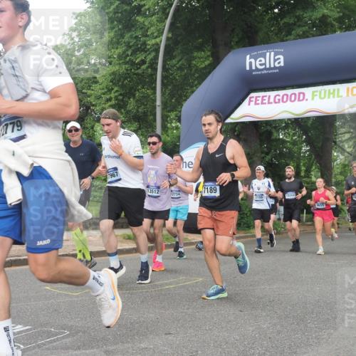 29.06.2025 - hella hamburg halbmarathon KatJ http://msf.ph/oto/8317160 29.06.2025 10:45:24 Zwischen KM18-KM19 1319, 2159, 4767, 5084, 6138, 7189 meine-sportfotos.de