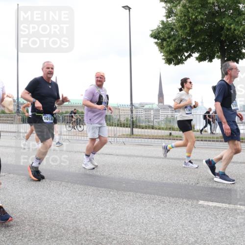 29.06.2025 - hella hamburg halbmarathon Lena Gebhardt http://msf.ph/oto/8317162 29.06.2025 10:56:59 Lombardsbrücke 3348, 1582, 10138, 13671, 1207, 2143, 2307, 2370, 2871, 2887, 2932, 2991, 3348, 3387, 3418, 3438, 3470, 3485, 3516, 3517, 3520, 3614, 3723, 3851, 4094, 4118, 4241, 4485, 4568, 4569, 4611, 4773, 4998, 5057, 5237, 5316, 5438, 5589, 5639, 5911, 5944, 6053, 6284, 6348, 6349, 6832, 6981, 7307, 7381, 7416, 7417, 7592, 7787, 7964, 8039, 8108, 8150, 8197, 8224, 8546, 8606, 8679, 8939, 8943, 9110, 9172, 9210, 9298, 9299, 9910, 10555, 10569, 10571 meine-sportfotos.de