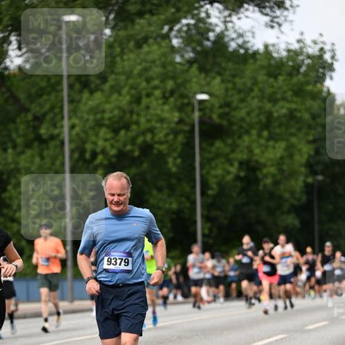 29.06.2025 - hella hamburg halbmarathon Dr. Thomas Lammeyer http://msf.ph/oto/8317179 29.06.2025 10:38:47 Kennedybrücke 2355, 2376, 2510, 2751, 2801, 3145, 3420, 3829, 4479, 4540, 4942, 5453, 5609, 6105, 6171, 6310, 6329, 6843, 7299, 7644, 8021, 8589, 8965, 9379, 9448, 9514, 10674, 11122, 11245 meine-sportfotos.de